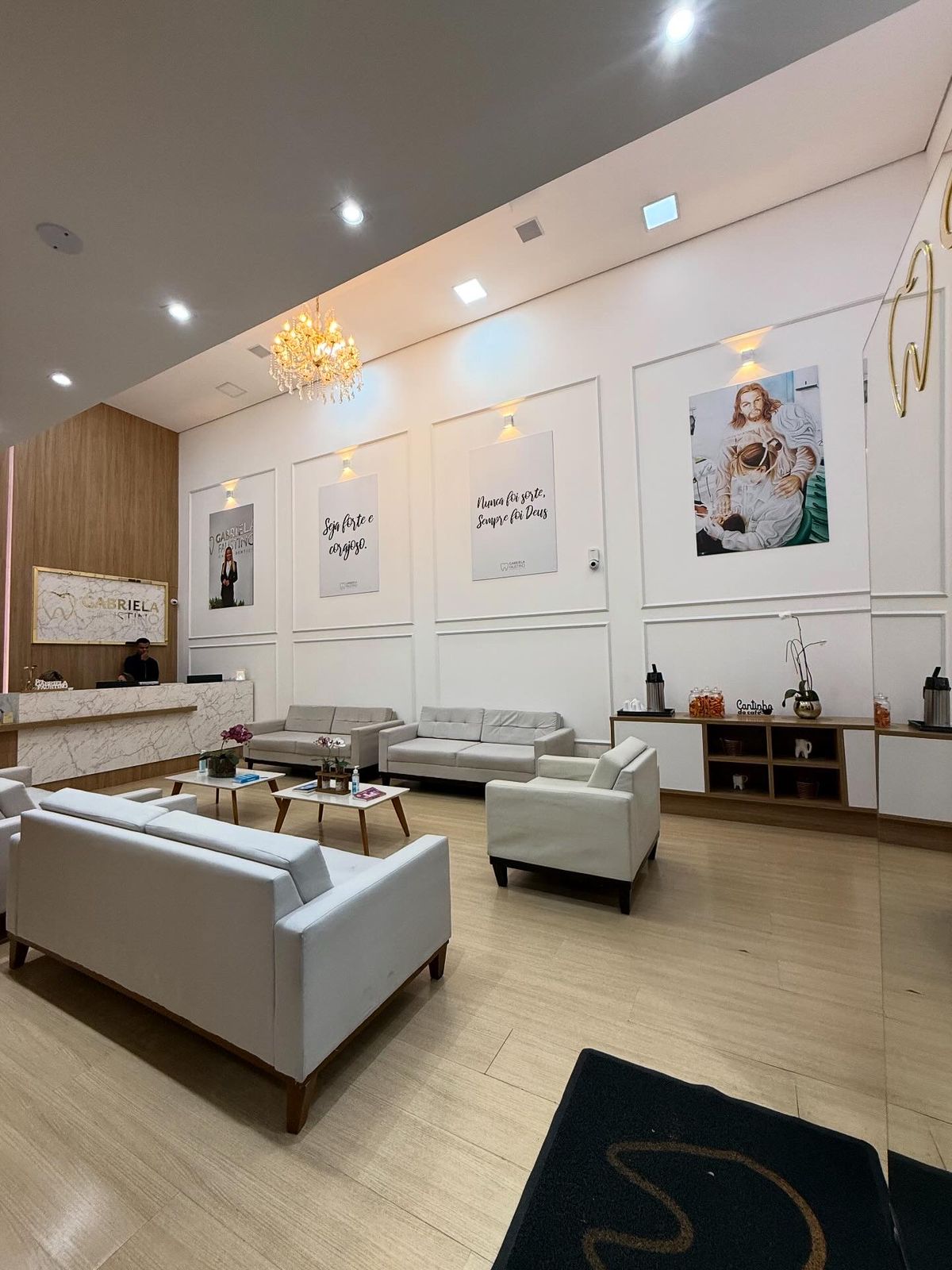 Dra. Gabriela Faustino