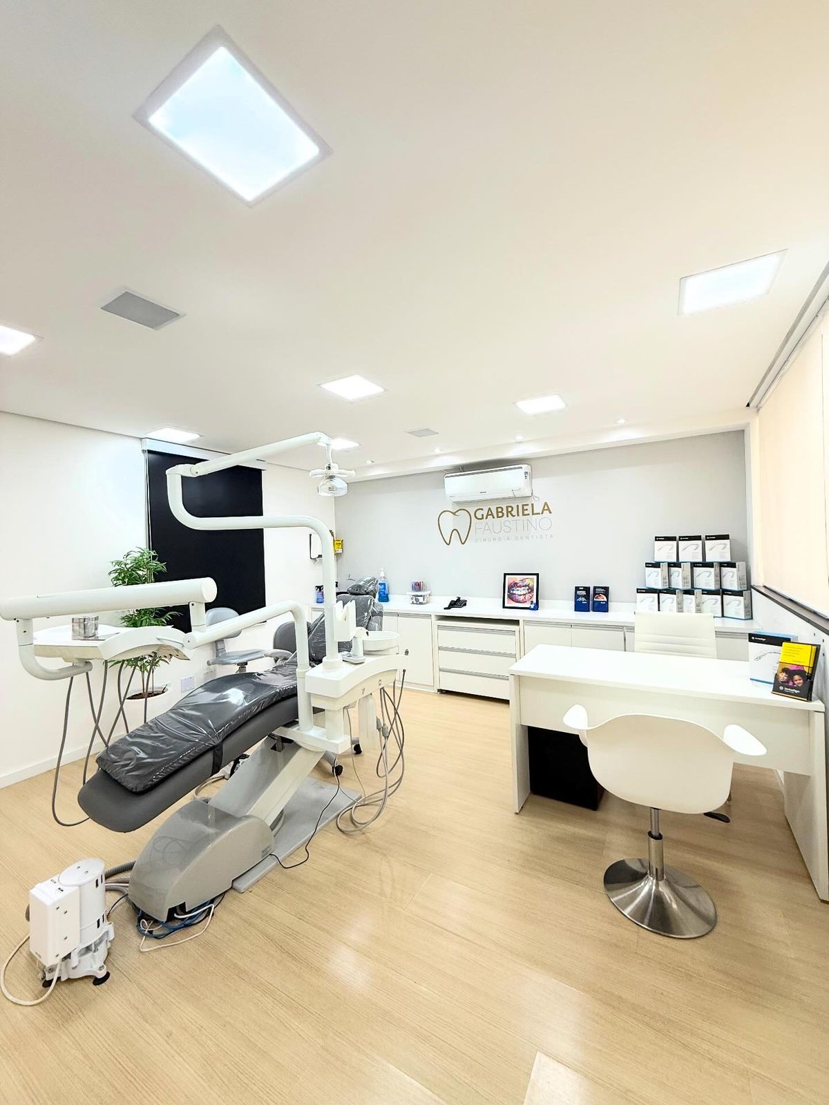 Dra. Gabriela Faustino